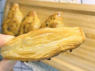 13、芝士芒果酥,看这千层酥皮，太有食欲了