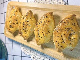 16、芝士芒果酥,拍个照