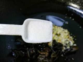 12、家常豆腐,一勺白糖。