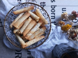 12、香酥芝麻蛋卷,可以一次多做点，当零食。