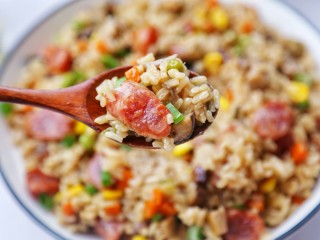 20、香到流口水的香菇腊肠焖饭,赶紧约起来吧～