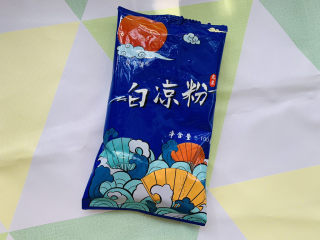 4、绿豆凉粉,准备白凉粉