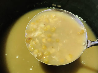 8、绿豆凉粉,时间到，绿豆汤煮完