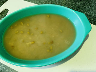 9、绿豆凉粉,取350克绿豆汤