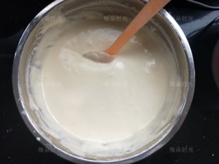 12、唐草彩绘蛋糕卷,拌好的蛋糕糊。