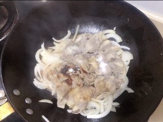 16、日式肥牛饭,翻炒均匀