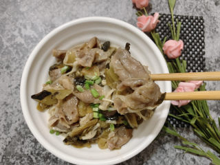 13、酸菜肥牛,下饭棒棒的~