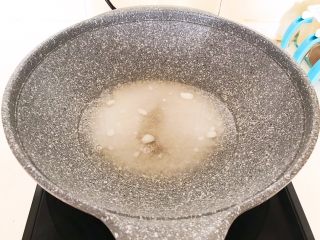 8、美味小零食  糖霜山楂,加入100ml冷水