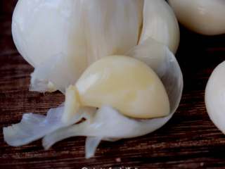 12、自制糖蒜,爽脆中带酸，酸中带点辛