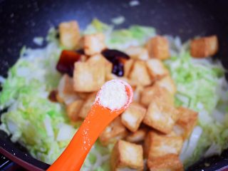 10、白菜豆腐,加入鸡精