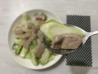 15、儿菜炒肉片,脆爽的儿菜片与细嫩的牛肉片，就是这么简单，好搞定的美味