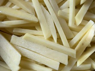 6、香炸薯条,捞出