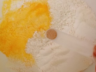 2、香肠馒头卷,每500克面粉放入5克酵母