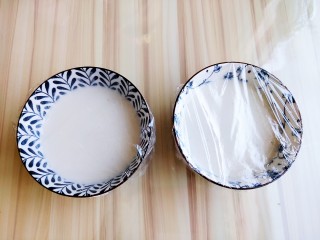 4、火龙果雪媚娘,包保鲜膜