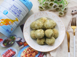 10、好吃到哭的抹茶麻薯包,成品。