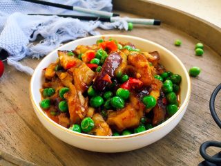 13、豌豆烧茄子,成品图。