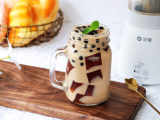 17、茶冻撞珍珠奶茶,成品图
