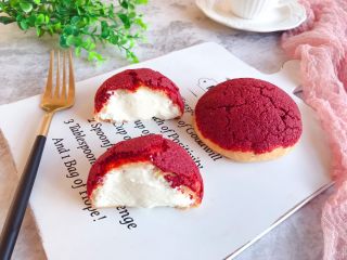 19、红丝绒脆皮泡芙,成品