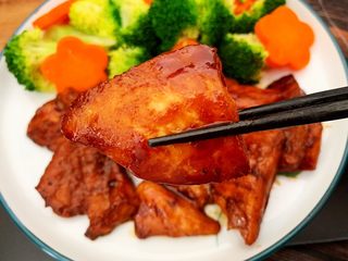 15、蜜汁鸡胸肉,来一张近照
