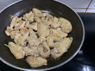 16、香煎鸡胸肉,要煎至全部变色