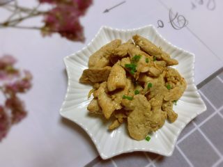 19、香煎鸡胸肉,丰富的蛋白质～健身的最佳选择食物