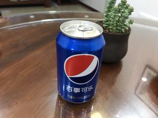 3、可乐鸡翅,可乐一罐