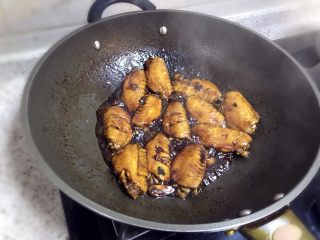 12、可乐鸡翅,收干汤汁即可出锅