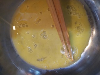 6、番茄豆腐胡辣汤,鸡蛋加盐打散