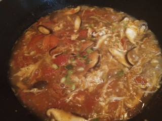 12、番茄豆腐胡辣汤,最后加入豆腐和小葱