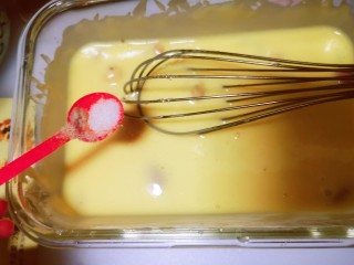7、酸奶蛋（也可以用牛奶）,一丢丢盐，中和一下味道