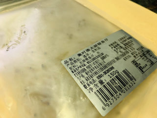 1、炸银鱼,银鱼买一包,待用;