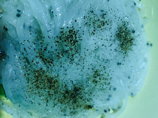 5、炸银鱼,加黑胡椒粉;