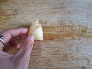 13、苹果玫瑰花土司,注意顺序，从右往左卷。