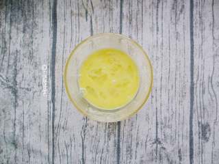 3、家庭版的法风烧饼,鸡蛋打散