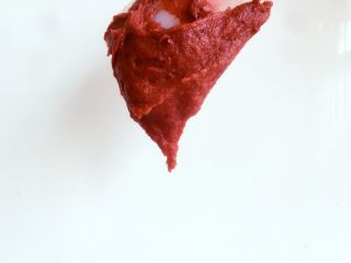 12、#不一样的泡芙#修女泡芙,直至刮刀上的面糊呈倒三角形即可