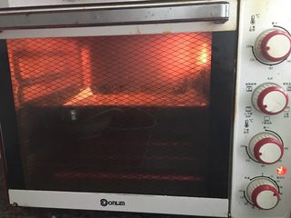 14、全麦香葱饼干,上下火220度12分钟。