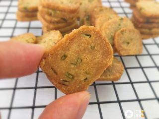 17、全麦香葱饼干,来一块^_^