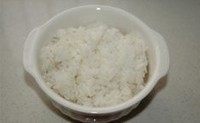 4、蛋包饭,准备一碗米饭