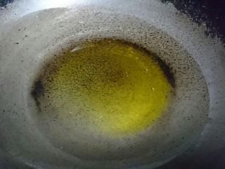 9、香菇肉末豆腐,大火重新起锅入油