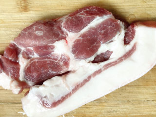 2、鲜肉云吞,猪肉去皮