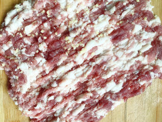 7、鲜肉云吞,一起剁