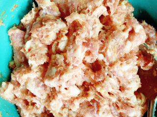 10、鲜肉云吞,拌匀