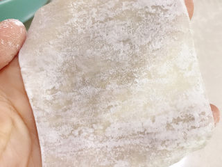 11、鲜肉云吞,准备好云吞皮