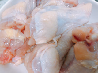 5、毛豆炒鸡丁,鸡肉我用的是鸡翅根。