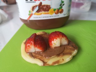 10、酸奶小松饼,可以配上巧克力酱和草莓。更美味。