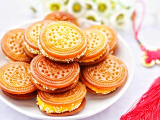 16、软糯香甜的红薯夹心饼,棒棒哒。