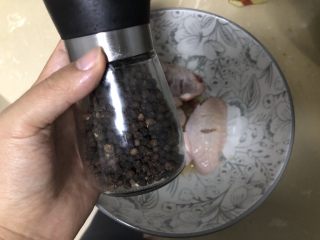 3、薯片鸡翅,黑胡椒