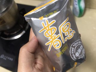 6、薯片鸡翅,大波浪薯片一包