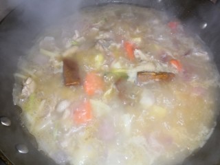 18、浓香咖喱鸡饭,加入咖喱块搅拌融化