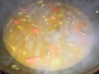 19、浓香咖喱鸡饭,大火煮开